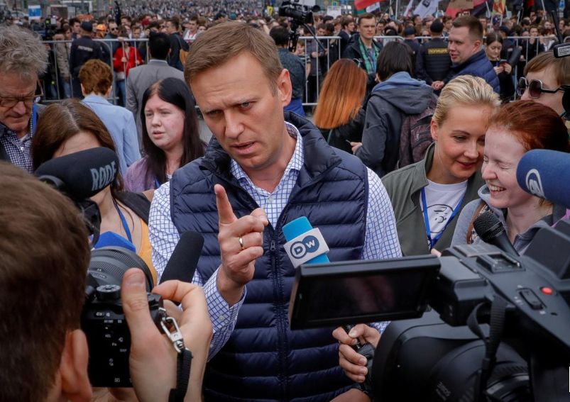 Youtube, Vladimir Putin'e karşı olan Alexei Navalny'nin reklam videolarını sildi!