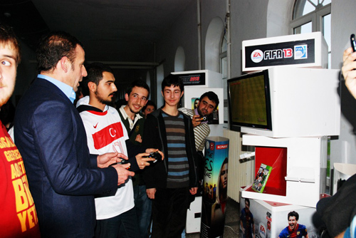 Abdullah Avcı ile FIFA 13 turnuvası