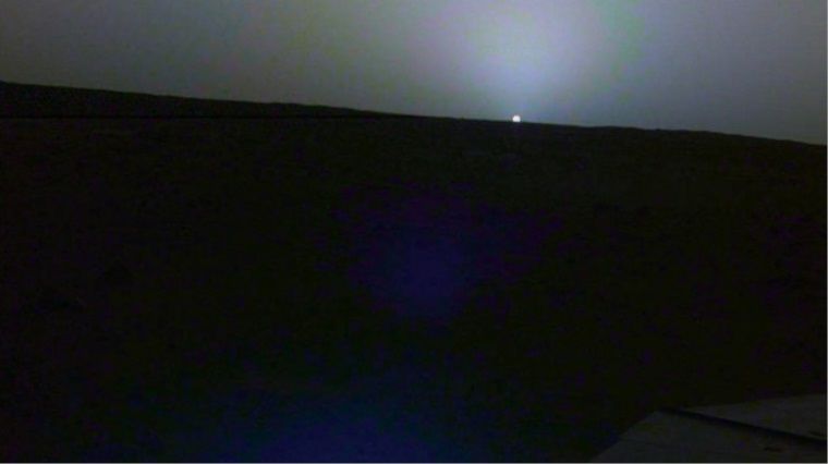 Insight Mars'ta gün doğumu ve gün batımını görüntüledi