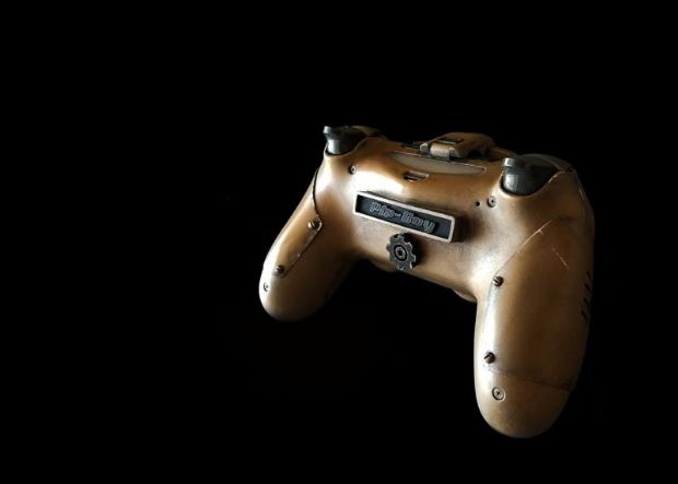 Fallout temalı Dualshock 4'ü görmelisiniz