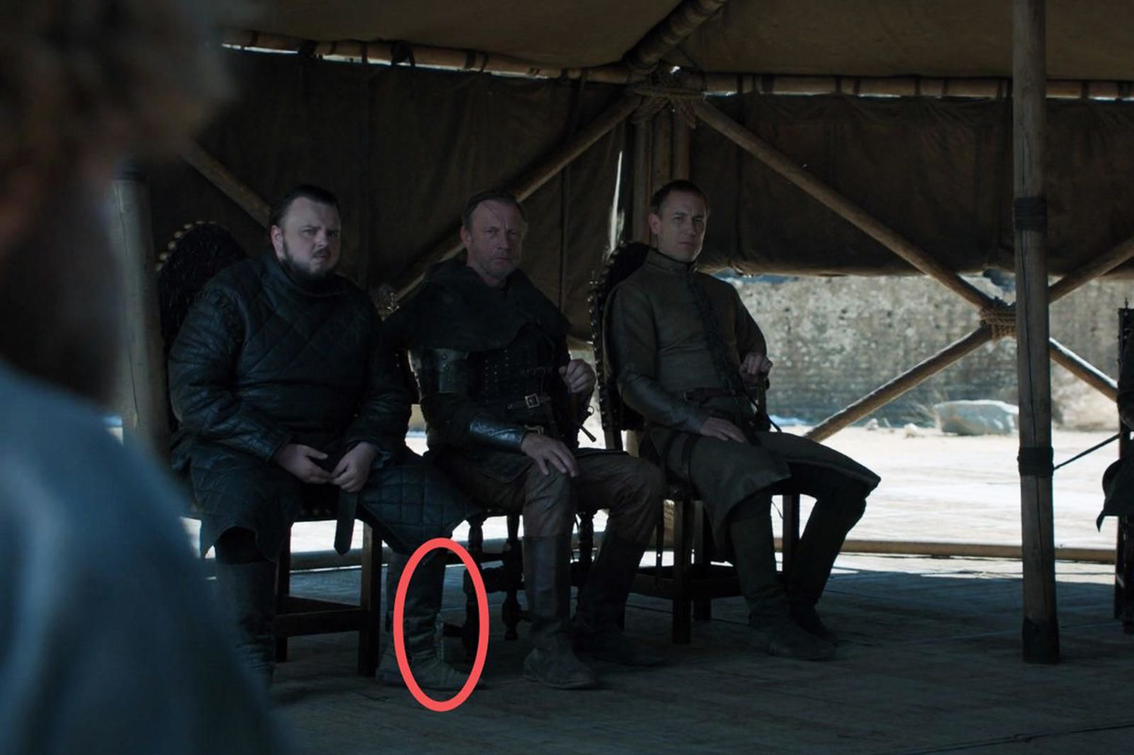 Game of Thrones'un final bölümüne bu sefer su şişesi damga vurdu