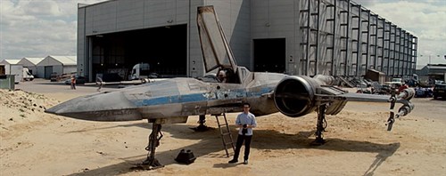 Star Wars Episode VII'de bulunan X-Wing'e bir göz atın