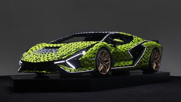 Lego ile gerçek boyutta yapılan Lamborghini modeli İstanbul'da