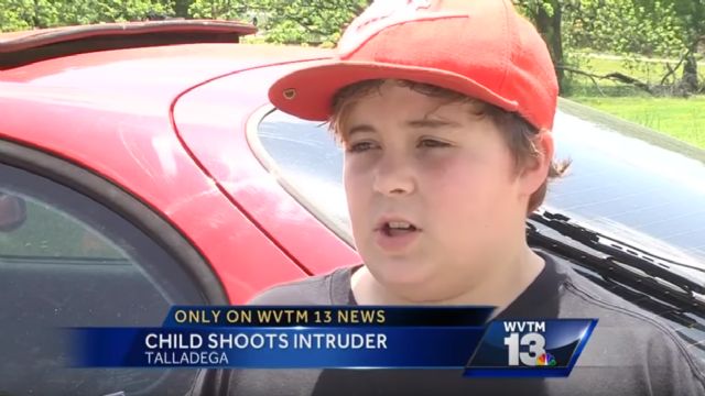 Call of Duty oynarken evine giren hırsızı vurdu!