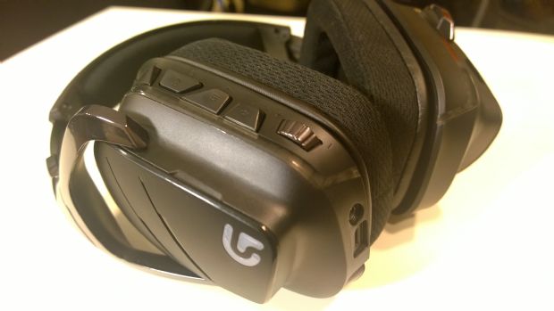 Logitech G933 Oyuncu Kulaklığı