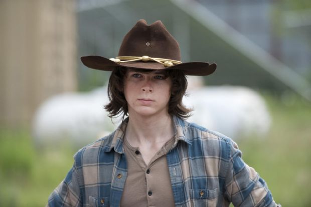 Carl'dan Walking Dead'ten ayrılacağı dedikodularına cevap geldi