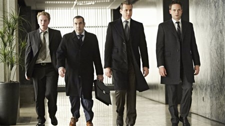 Kara Ekran #62: Suits (Köşe Yazısı)