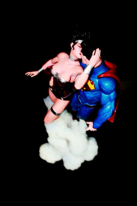 Superman & Wonder Woman The Kiss Statue (Figür İnceleme)
